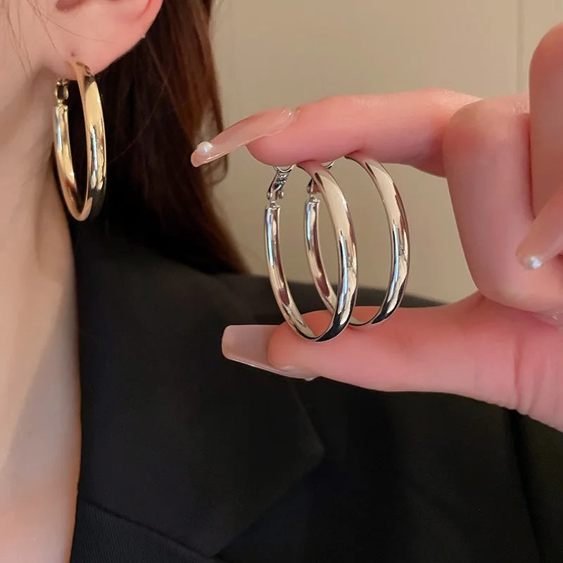 Elegant Retro Thick Round Circle Earrings for Women Simple Metal  Big Hoop Earrings Wedding Engagement Aesthetic Jewelry