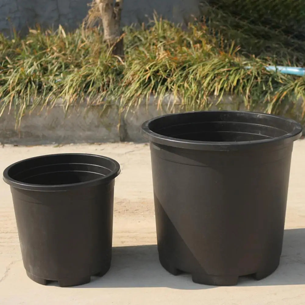 Indoor Plant Pot Black Plastic Flowerpot Planter with Drainage Holes Reinforced Rim Nursery Container Gallon Planter Pot