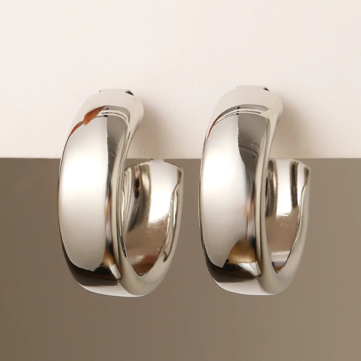 Elegant Retro Thick Round Circle Earrings for Women Simple Metal  Big Hoop Earrings Wedding Engagement Aesthetic Jewelry